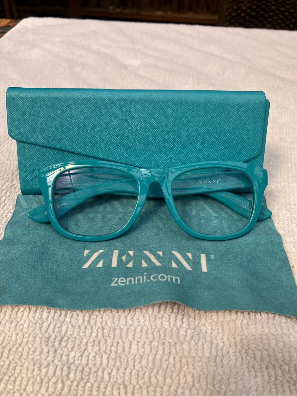 NWOT ZENNI Bright Turquoise Eye glass frames